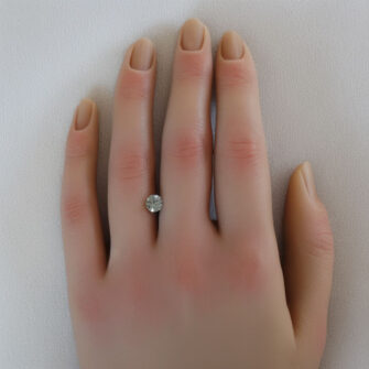 Oval Pale Green-Yellow Sapphire 1.02 Carats - Image 2