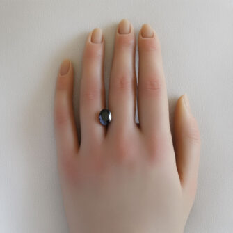 Deep Purple/Black Spinel 3.45 Carats - Image 2